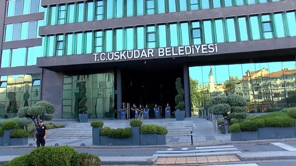 Üsküdar'da Ekosistem Benzeri Kirli Yapı! Dedetaş İmamoğlu Döneminde Parlatıldı